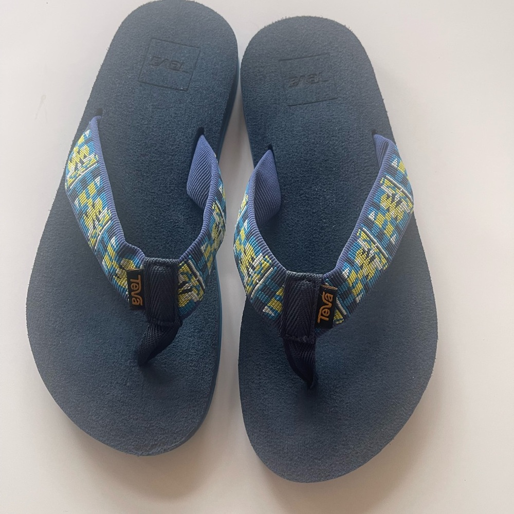 EUC Teva Kids' Blue Flip Flops Sz 4